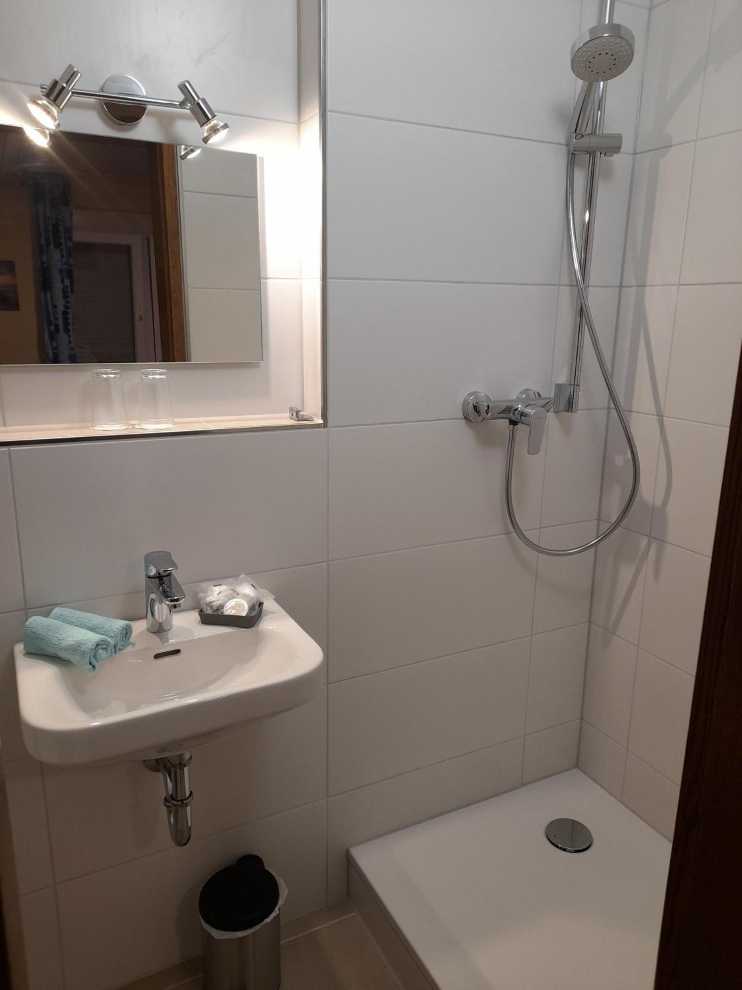 Gaestezimmer Bernkastel - Gaestehaus Barbara Phòng bức ảnh